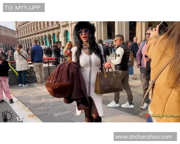 米兰足球明星太太团的时尚生活与社交圈揭秘 米兰足球明星太太团的时尚生活与社交圈揭秘